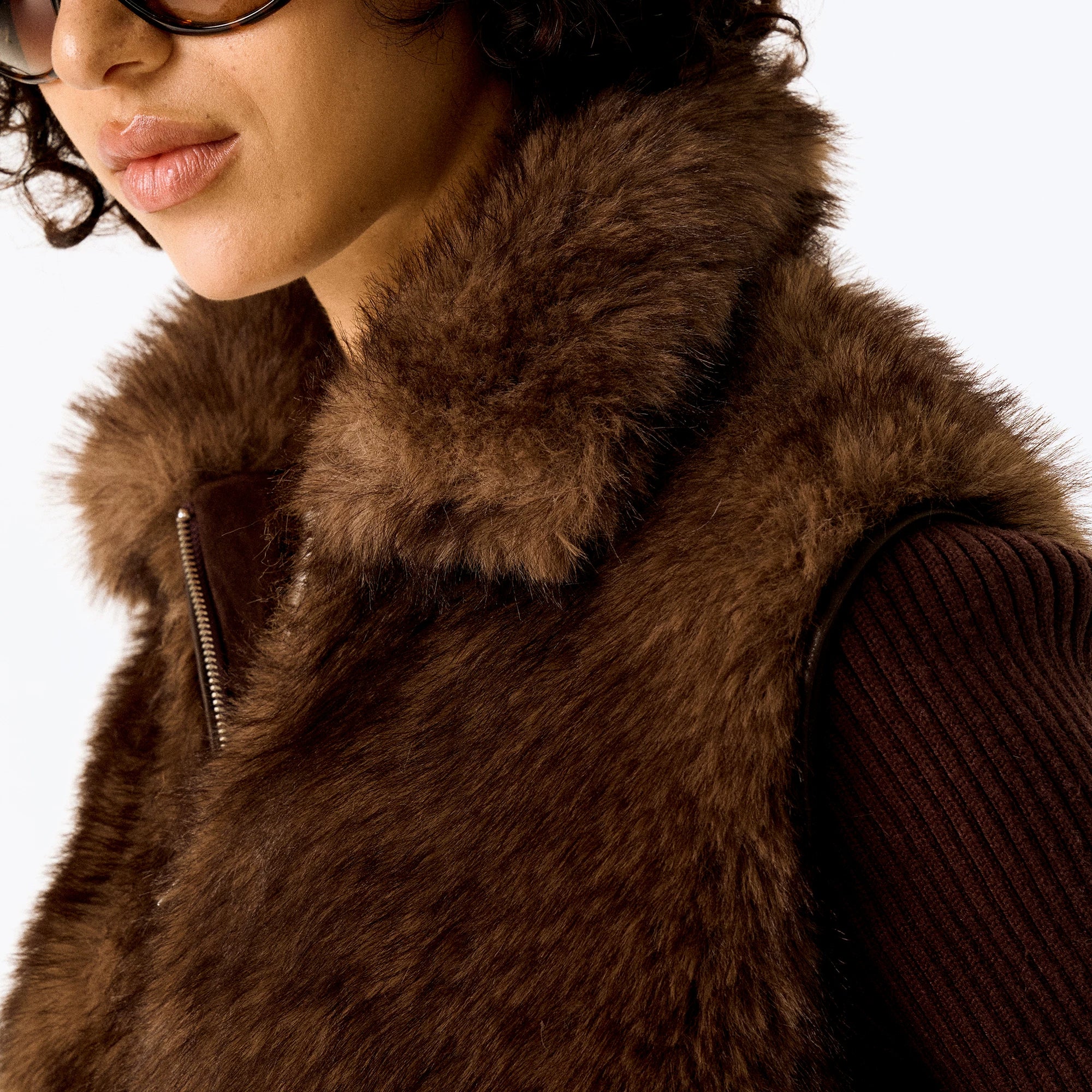 Wcoumq | Two-Way Detachable Retro Velvet-Like Woolen Short Coat Vest with Eco-Friendly Fur Lapel – Stylish Women’s Versatile Outerwear