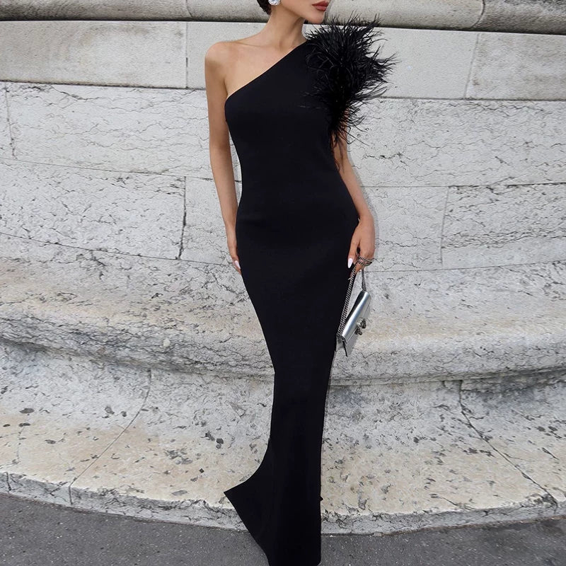 Wcoumq | Black Slanted Shoulder Fishtail Evening Dress with Hip-Hugging Fit